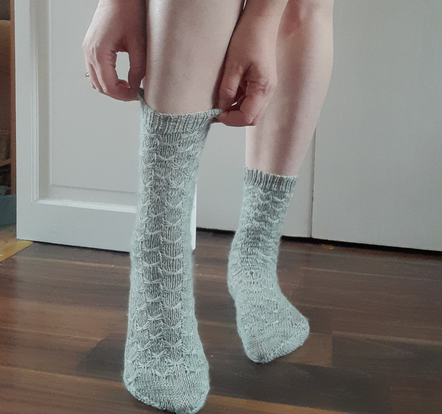Flock socks knitting pattern. Instant download PDF sock knitting pattern. Easy sock knitting pattern. 