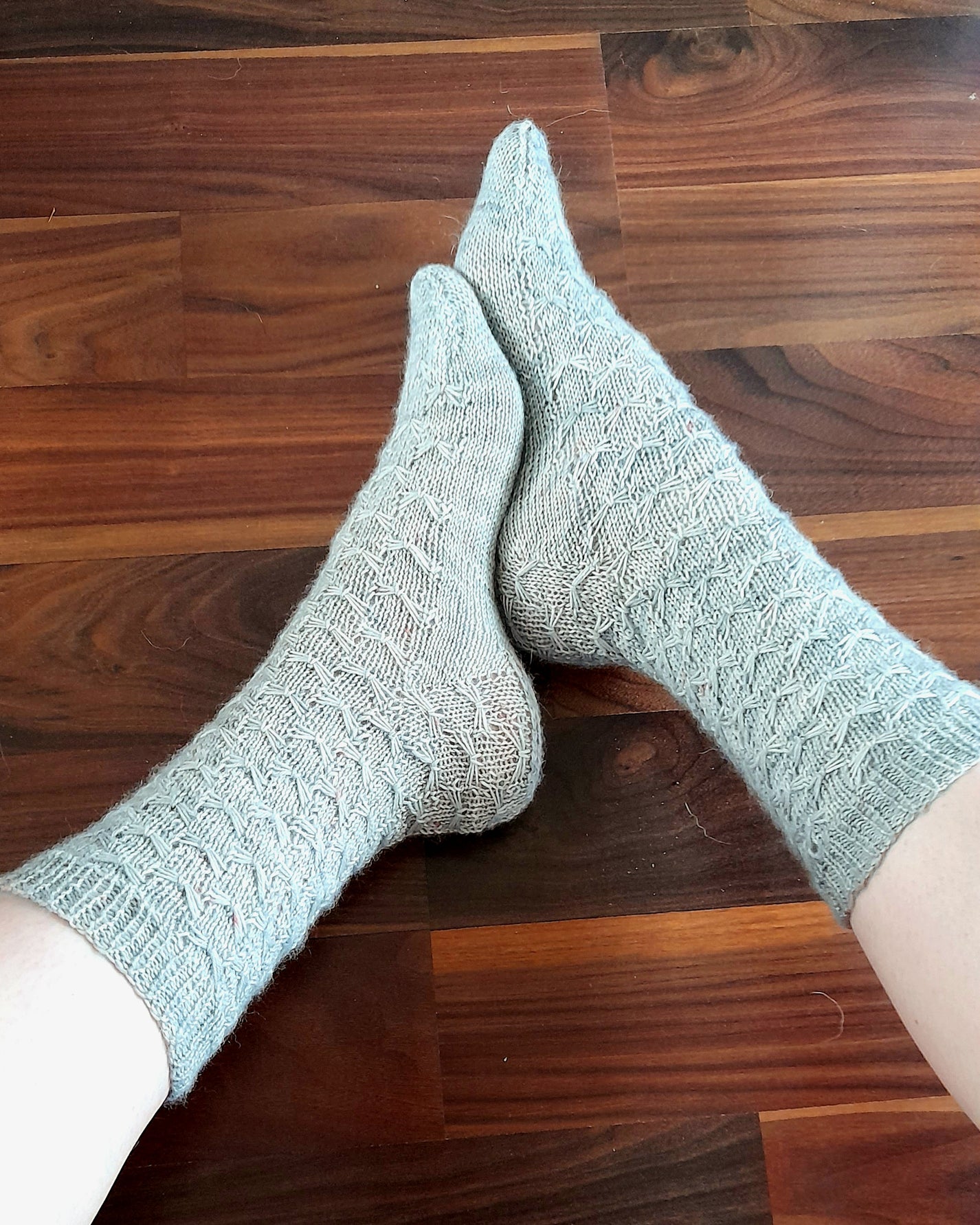 Flock socks. Slip stitch sock pattern. Dutch heel sock knitting pattern ...