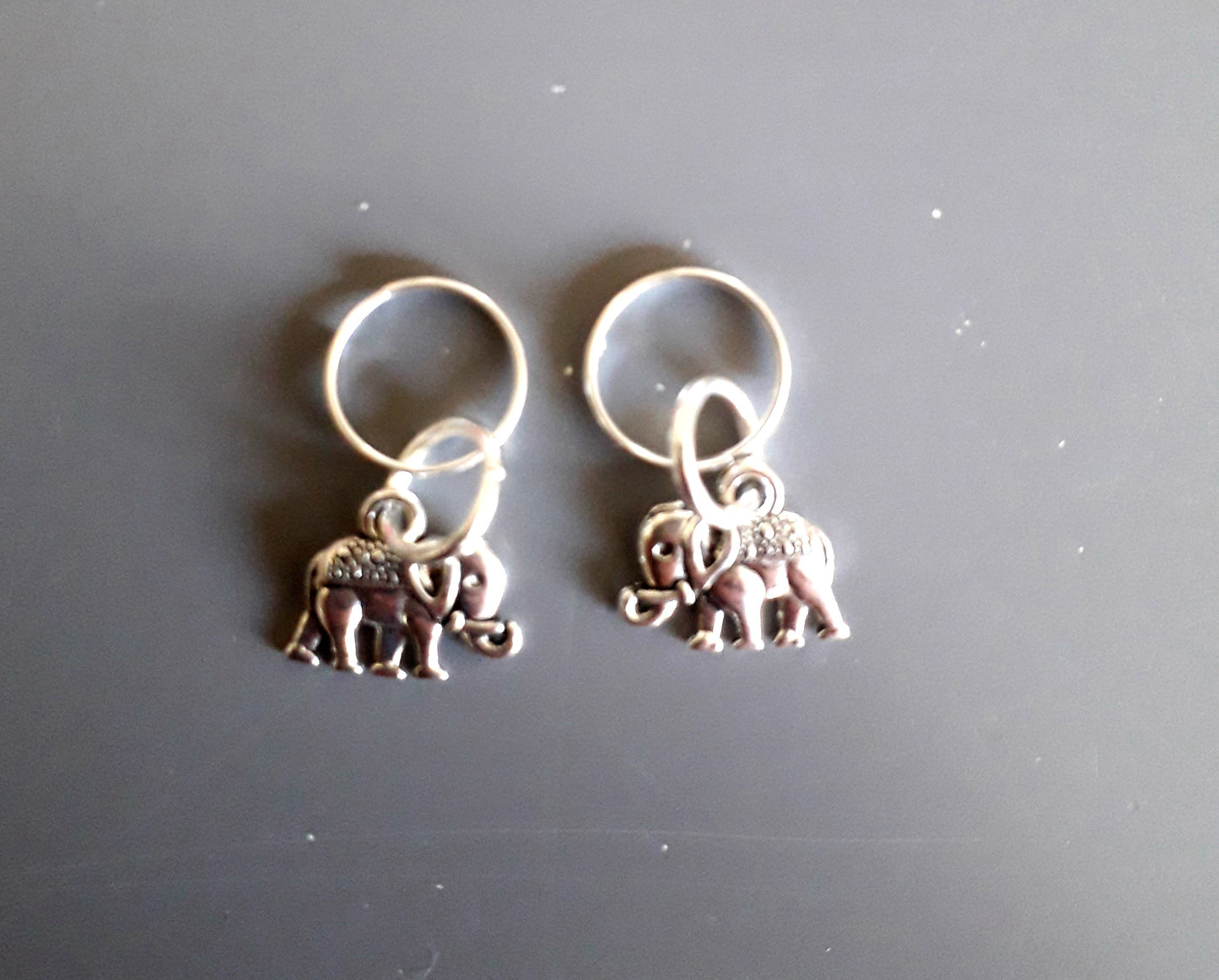 Elephant stitch marker