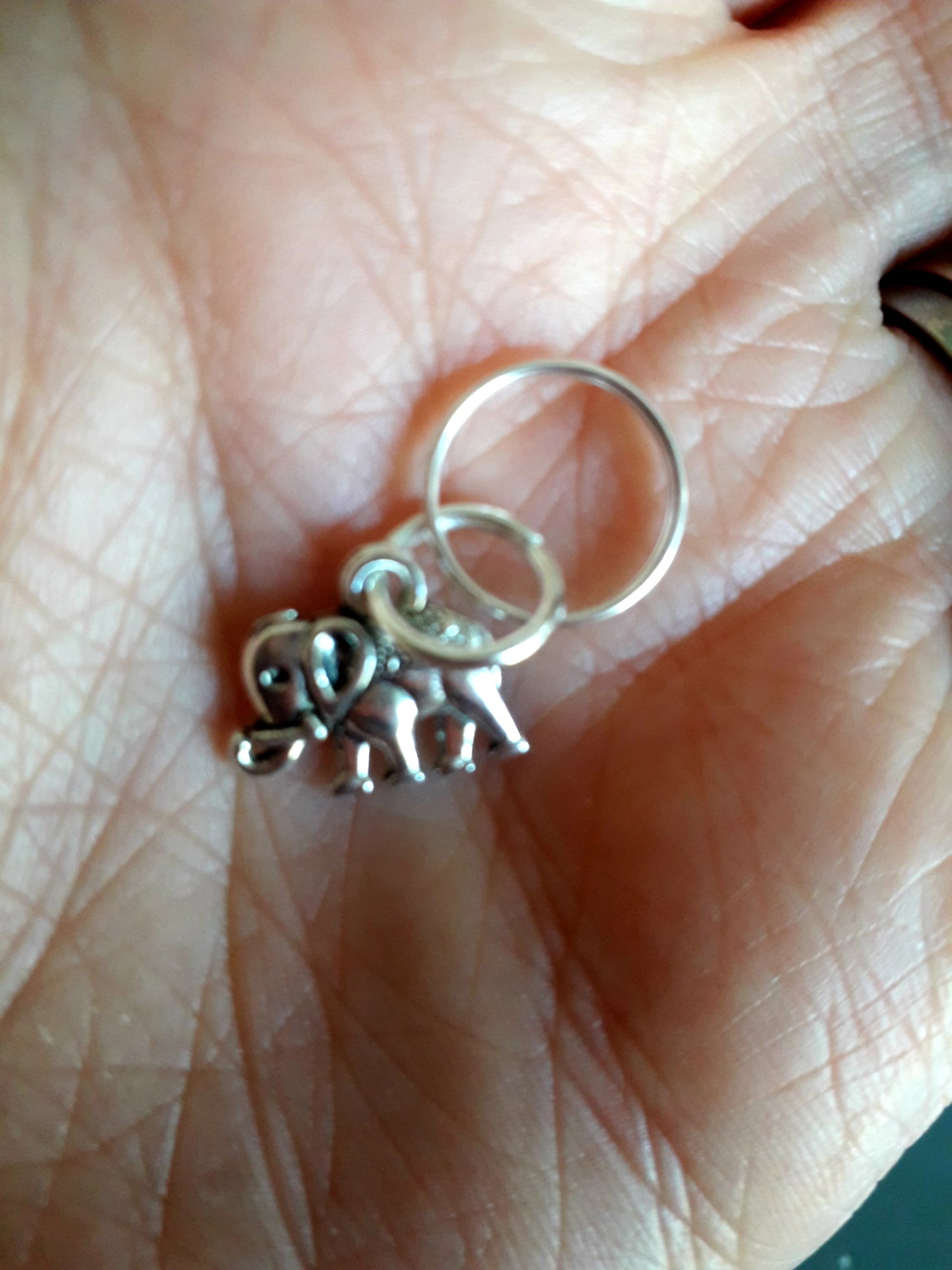 Elephant stitch marker