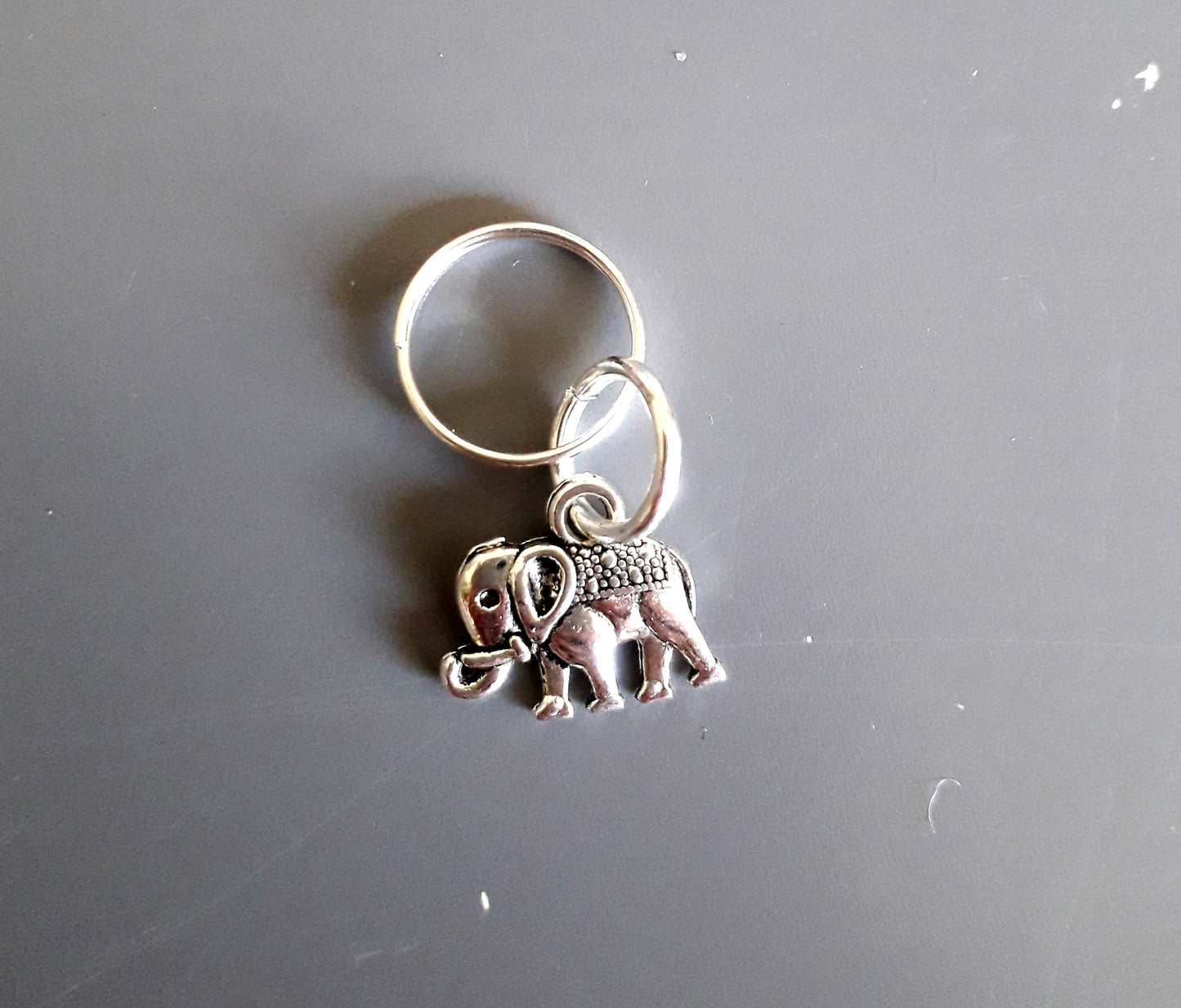 Elephant stitch marker