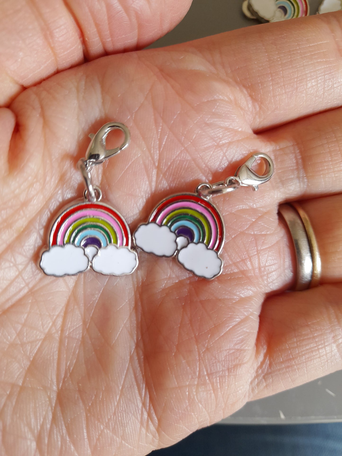 Rainbow stitch marker set