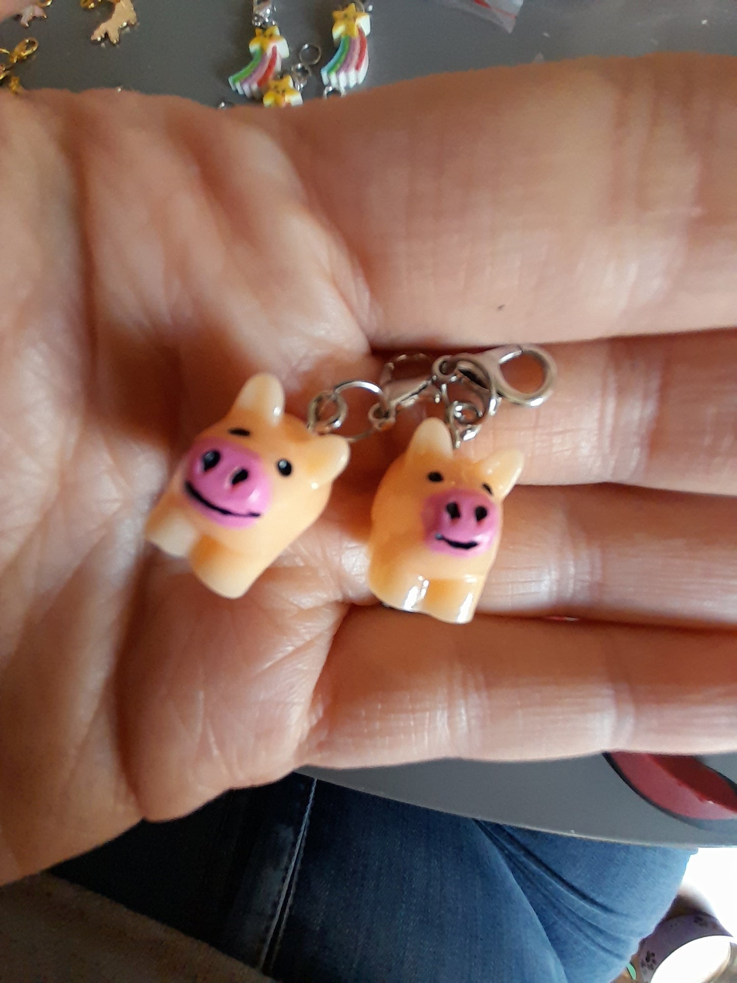 Pig stitch markers