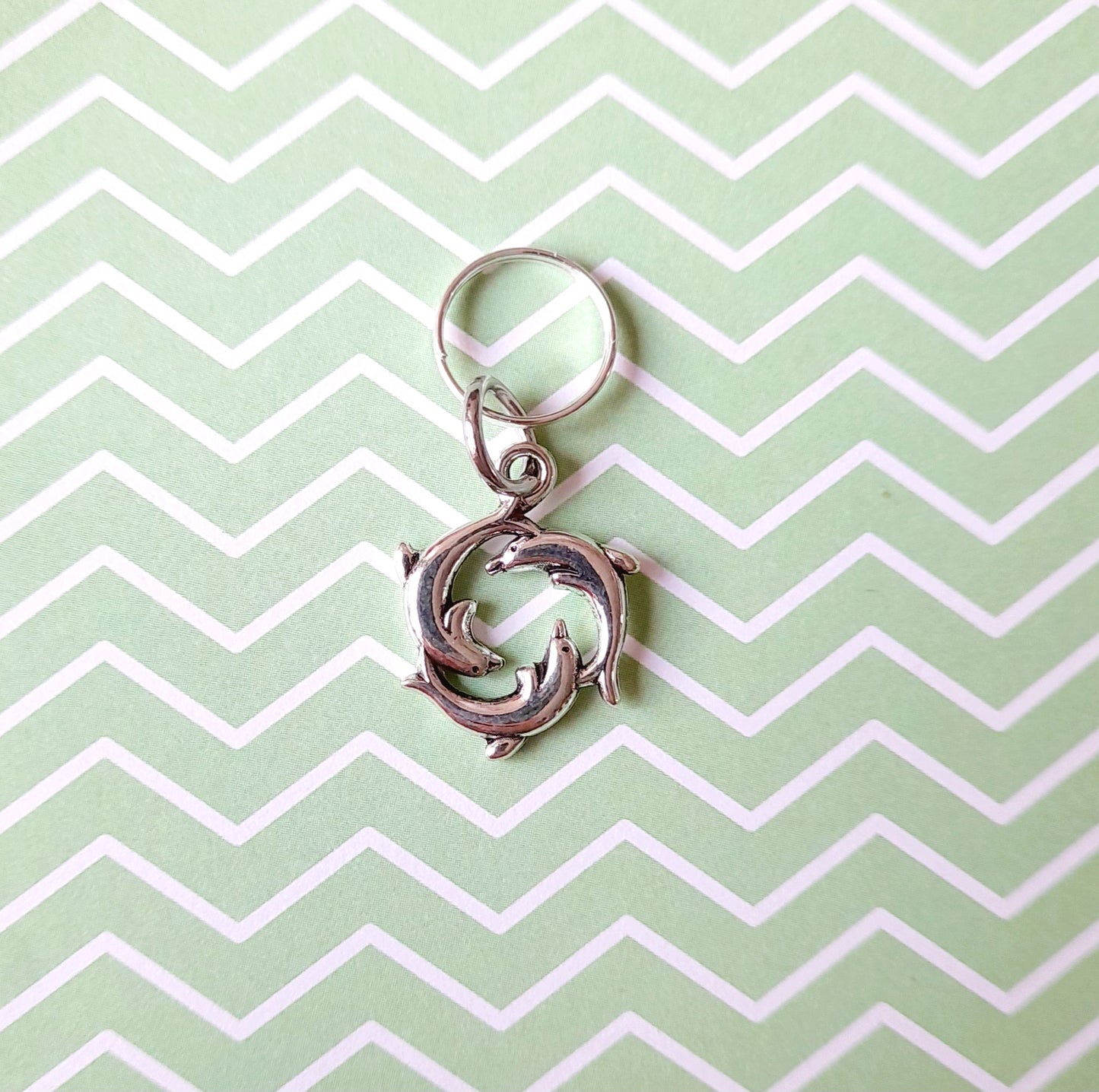 Dolphin stitch marker. Locking crochet stitch marker with fixed ring. 