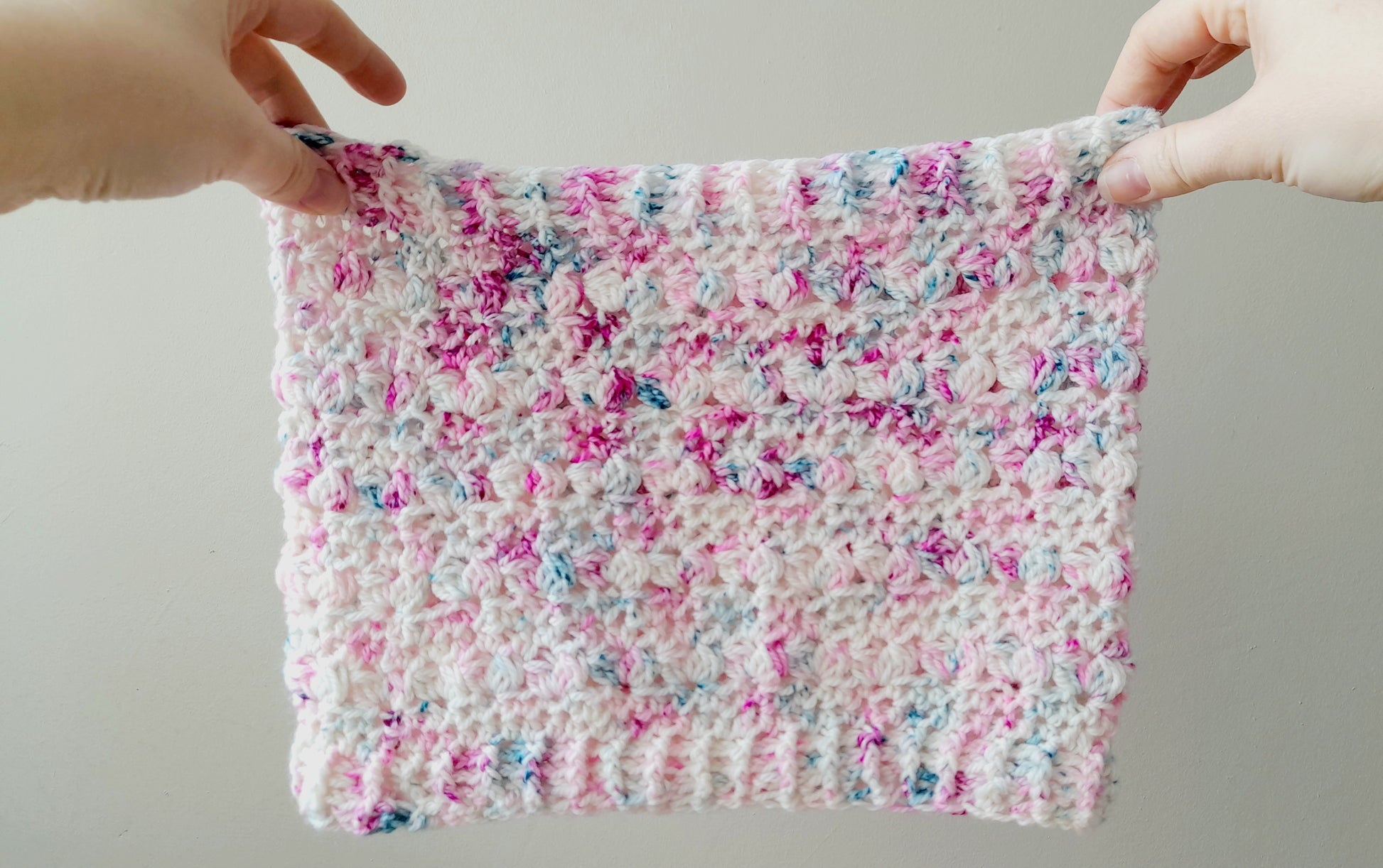 Easy crochet cowl pattern PDF. Cwol pattern for beginners. 