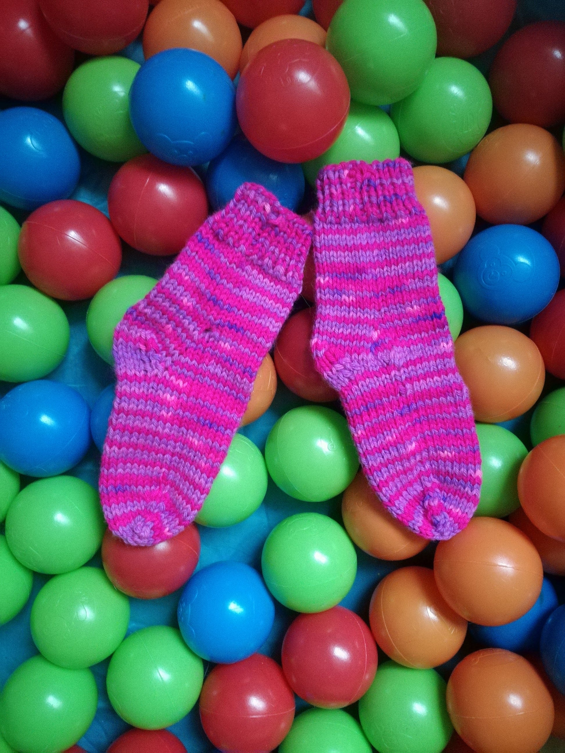 Ball Pool Children's sock pattern PDF