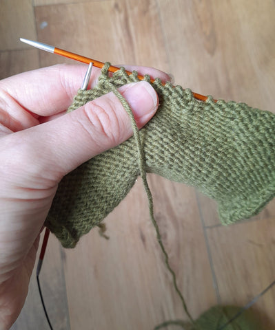 Square heel tutorial. Work on the wrong side to do the purl decreases.