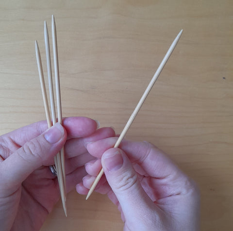 How to knit with DPN. Double pointed needles for beginners.