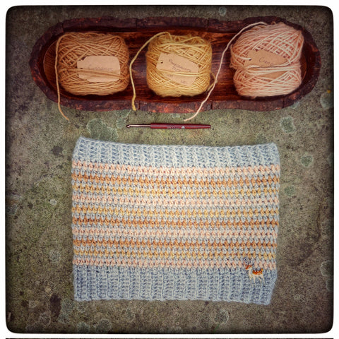The Betwixt cowl. Hdc crochet stitch. How to do the half double crochet stitch. Easy crochet cowl for beginners. Simple neckwarmer crochet pattern pdf.
