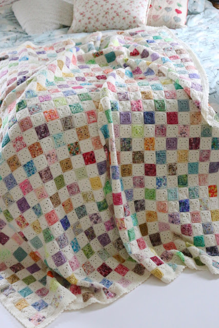 Crochet granny square blanket pattern. Battenberg blanket pattern for crochet.